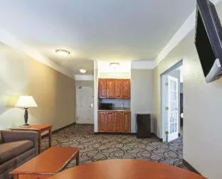 La Quinta Inn & Suites by Wyndham Granbury hotel detail image 3