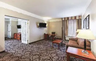 La Quinta Inn & Suites by Wyndham Granbury hotel detail image 4