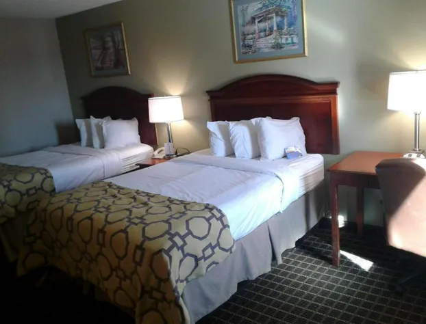 Baymont by Wyndham Clarksville Northeast hotel detail image 2