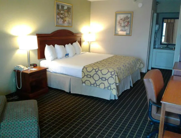Baymont by Wyndham Clarksville Northeast hotel detail image 4