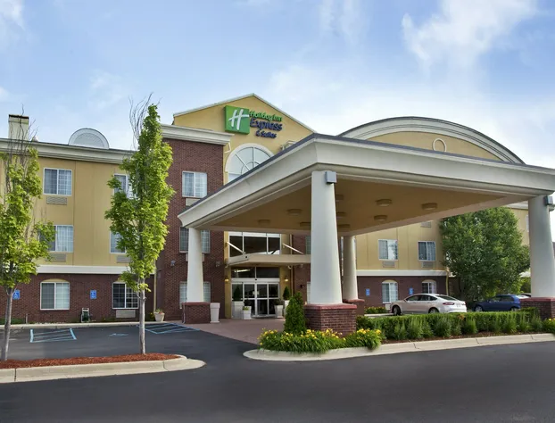 Holiday Inn Express Hotel & Suites Woodhaven by IHG hotel detail image 1