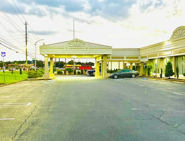 Quality Inn & Suites McDonough South I-75 hotel detail image 1