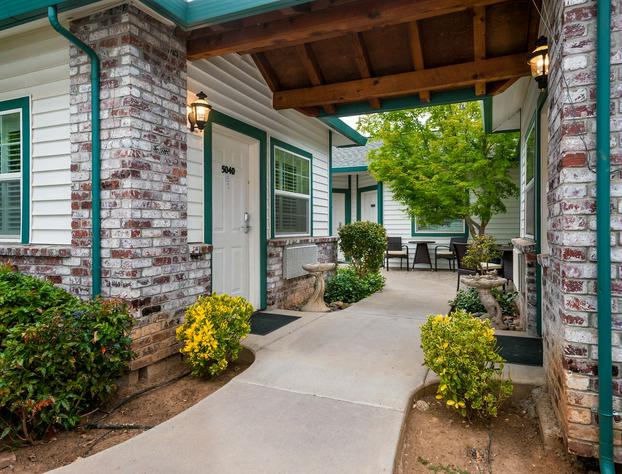 Grass Valley Courtyard Suites hotel detail image 1