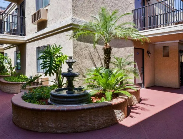 Laguna Inn & Suites hotel detail image 1