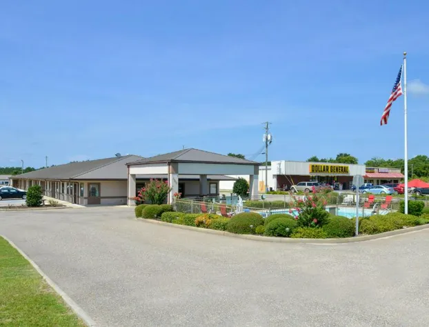 Briarwood Inn Of Geneva hotel detail image 1