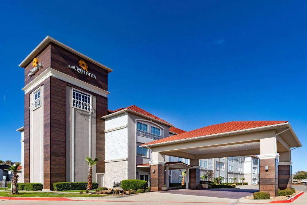 La Quinta Inn & Suites by Wyndham Garland Harbor Point hotel hero