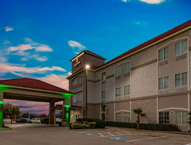 La Quinta Inn & Suites by Wyndham Garland Harbor Point hotel detail image 1