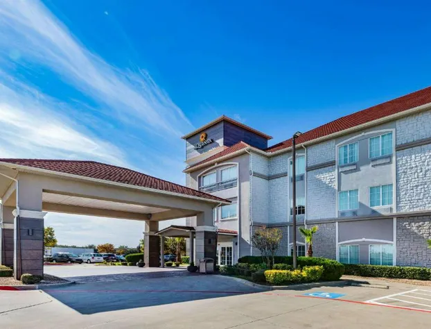 La Quinta Inn & Suites by Wyndham Garland Harbor Point hotel detail image 1