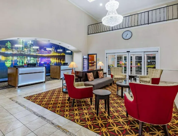 La Quinta Inn & Suites by Wyndham Garland Harbor Point hotel detail image 3