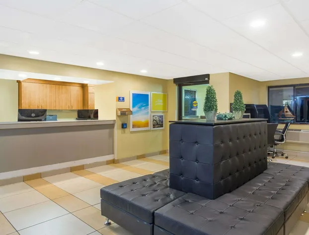 Days Inn by Wyndham Leominster/Fitchburg Area hotel detail image 1