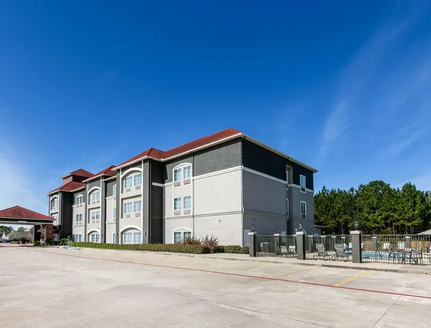 La Quinta Inn & Suites by Wyndham Lumberton hotel detail image 3