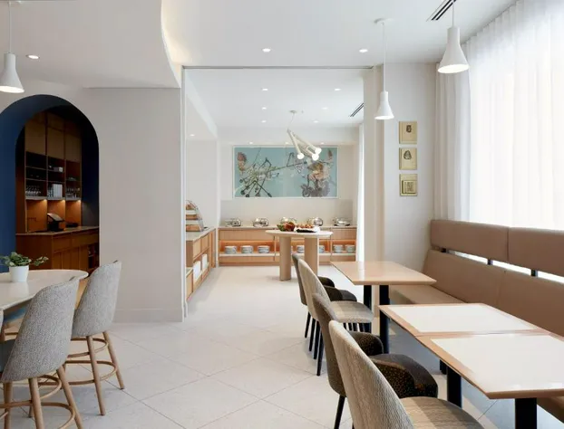 Holiday Inn & Suites Montreal Airport by IHG hotel detail image 4