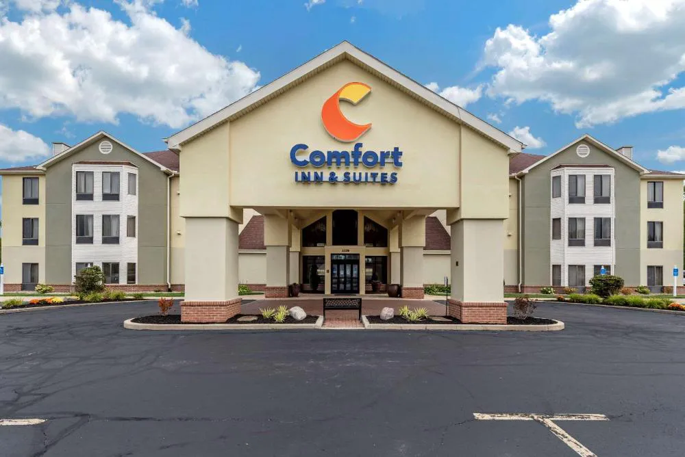 Comfort Inn & Suites Warsaw near US-30 hotel hero