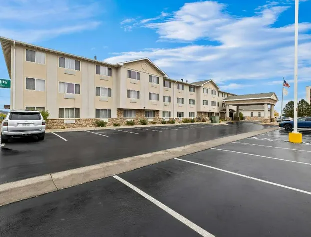 Quality Inn near Monument Health Rapid City Hospital hotel detail image 4