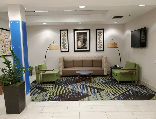 Holiday Inn Express & Suites Seattle North - Lynnwood by IHG hotel detail image 1