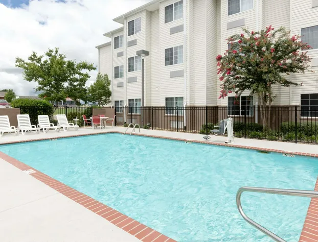 Microtel Inn & Suites by Wyndham Starkville hotel detail image 2