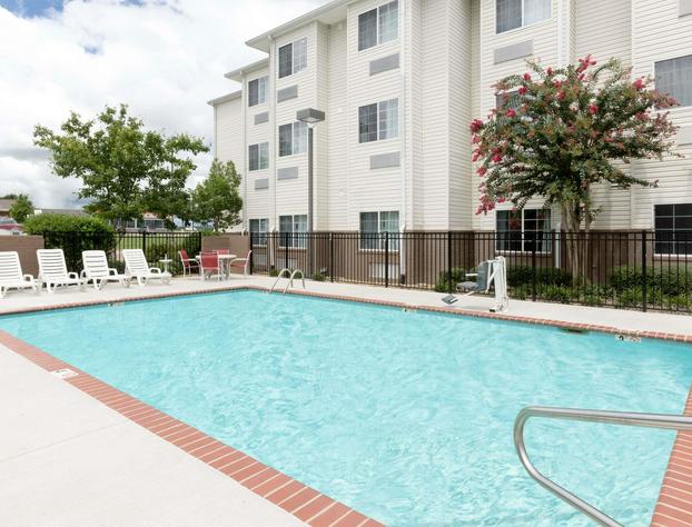 Microtel Inn & Suites by Wyndham Starkville hotel detail image 2