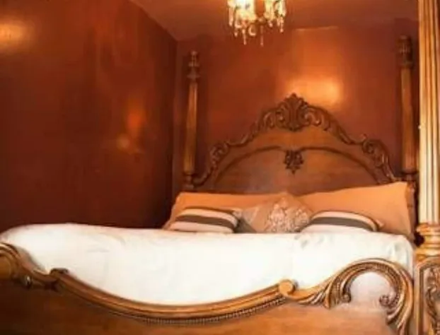 Ocean City Mansion hotel detail image 4