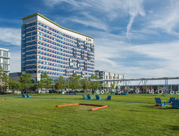 Aloft by Marriott, Boston Seaport District hotel detail image 3