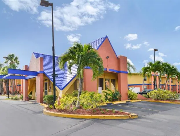 Americas Best Value Inn Sarasota Downtown hotel detail image 1