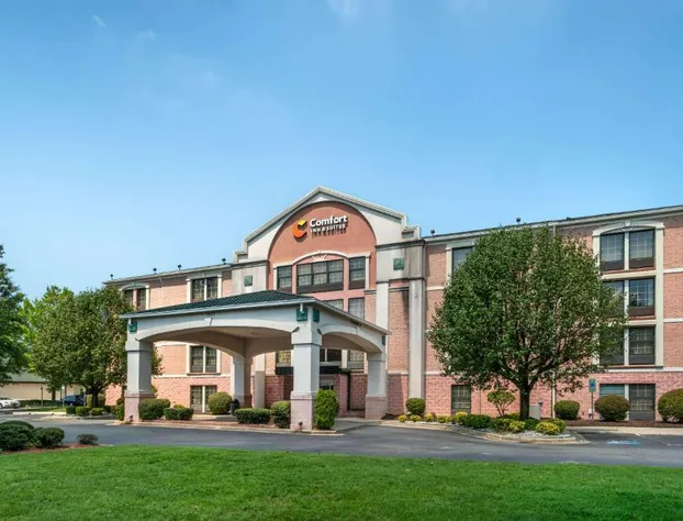 Comfort Inn & Suites Lake Norman hotel detail image 3