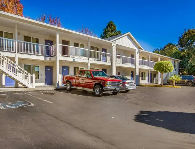 Motel 6 Portland, OR Mall 205 hotel detail image 2