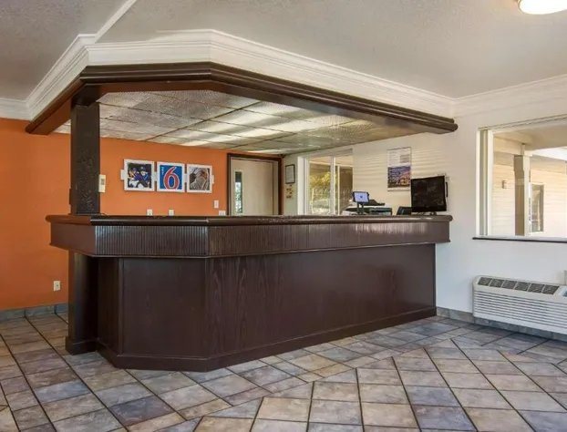 Motel 6 Portland, OR Mall 205 hotel detail image 3