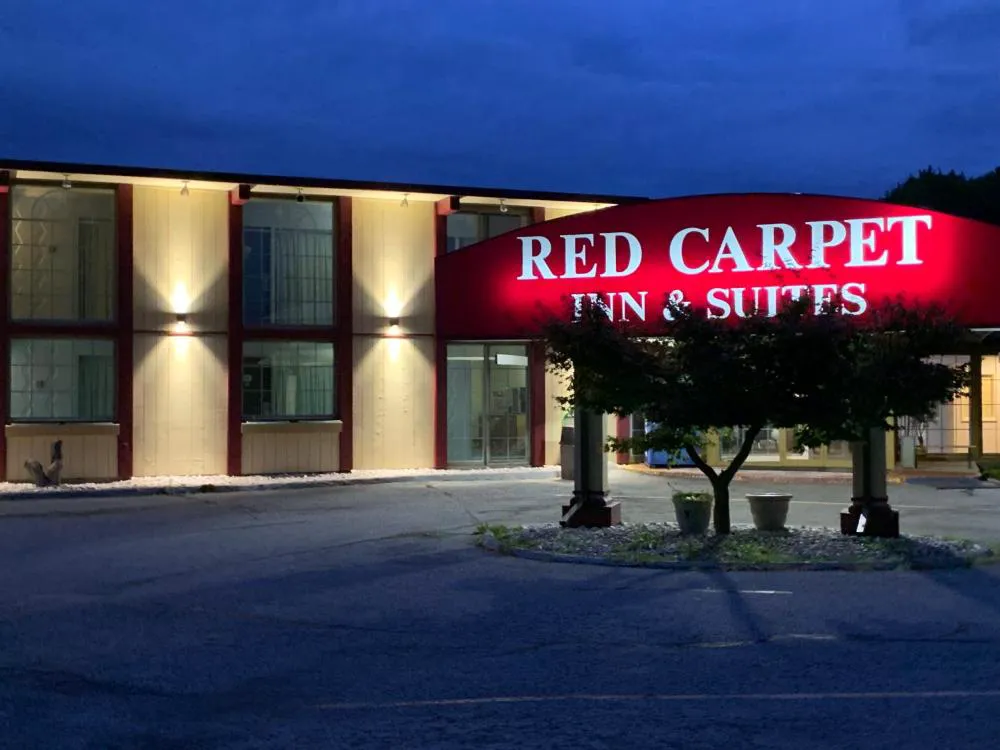 Red Carpet Inn & Suites Ebensburg hotel hero