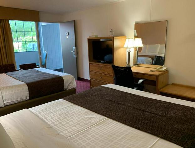 Red Carpet Inn & Suites Ebensburg hotel detail image 1