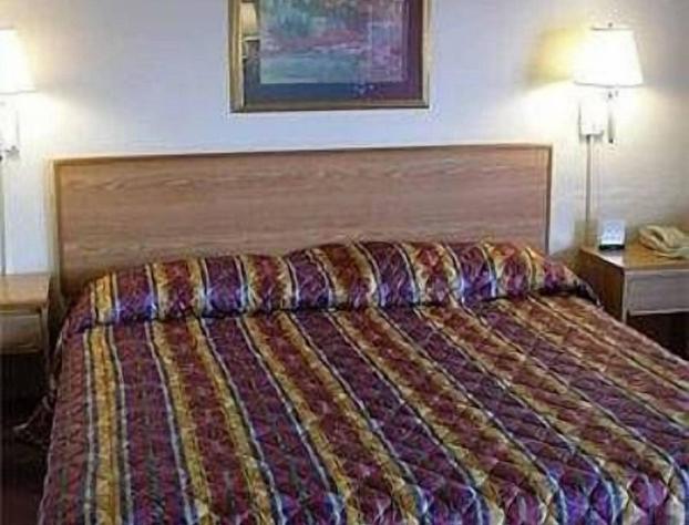 Red Carpet Inn hotel detail image 4