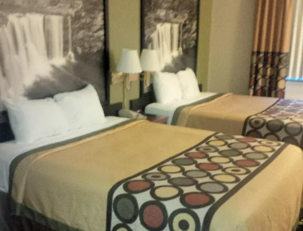 Super 8 by Wyndham Madison IN hotel detail image 4