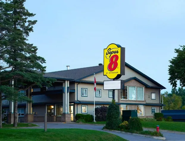 Super 8 by Wyndham Sault Ste Marie On hotel detail image 1
