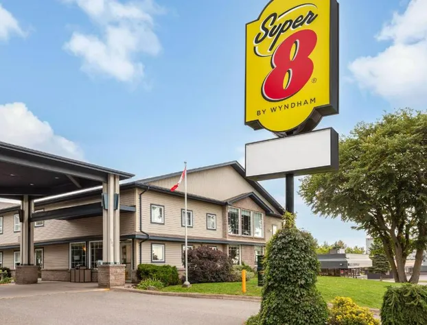 Super 8 by Wyndham Sault Ste Marie On hotel detail image 1