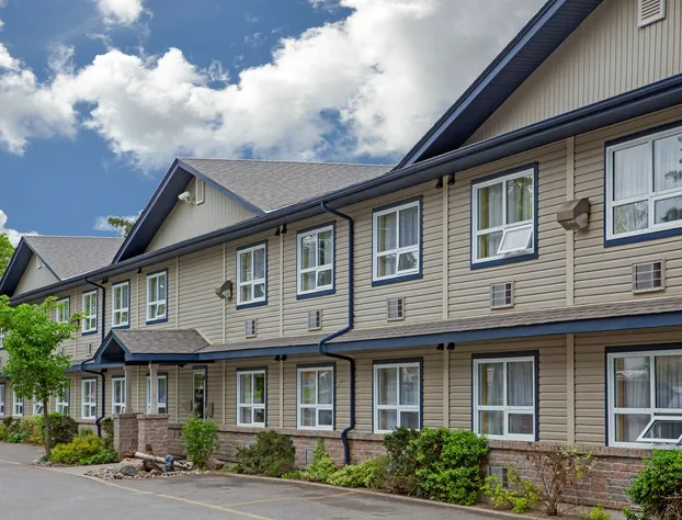 Super 8 by Wyndham Sault Ste Marie On hotel detail image 2