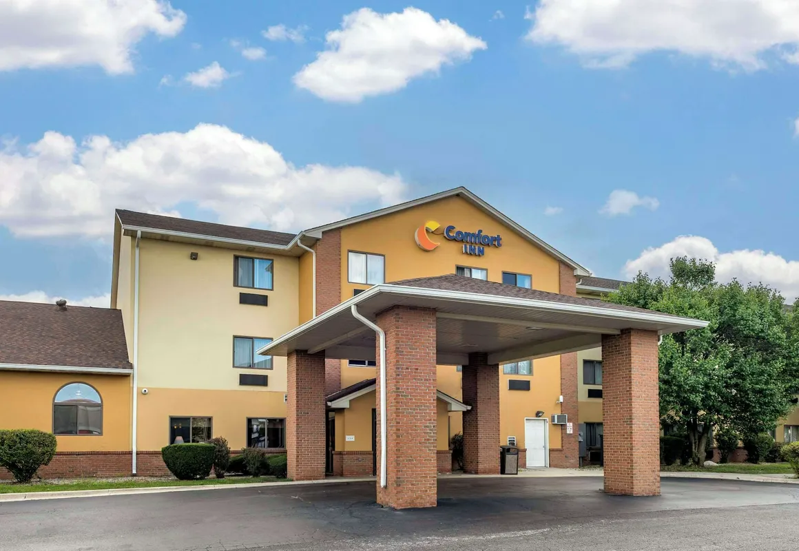 Comfort Inn Romeoville - Bolingbrook hotel hero