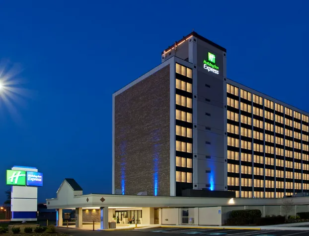 Holiday Inn Express Washington DC SW - Springfield by IHG hotel detail image 1