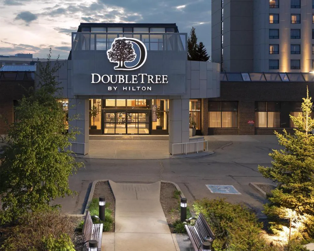 DoubleTree by Hilton Hotel West Edmonton hotel hero