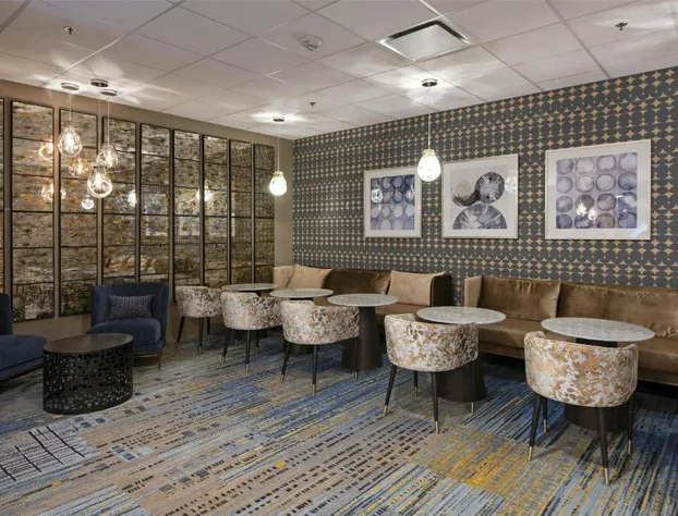 DoubleTree by Hilton Hotel West Edmonton hotel detail image 3