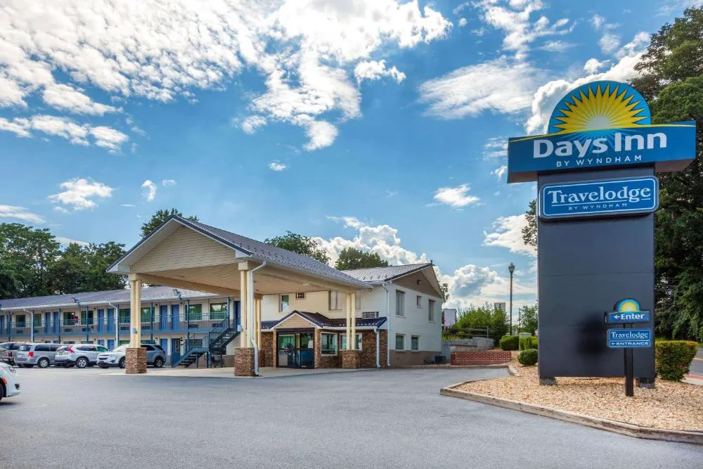 Days Inn by Wyndham Charles Town/Harpers Ferry hotel hero