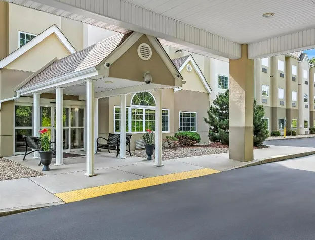 Quality Inn & Suites hotel detail image 2