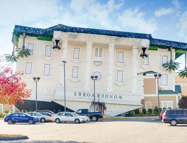 Microtel Inn & Suites by Wyndham Pigeon Forge hotel detail image 1