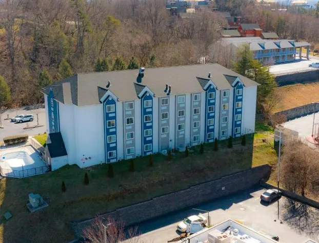 Microtel Inn & Suites by Wyndham Pigeon Forge hotel detail image 1