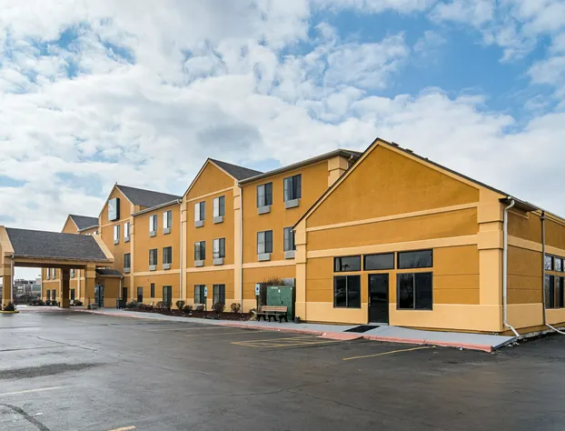 Quality Inn & Suites near I-80 and I-294 hotel detail image 1