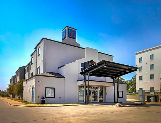 Motel 6 Cedar Park, TX hotel detail image 2