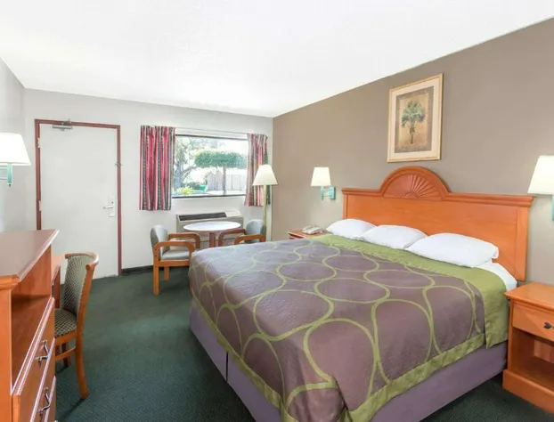 Redfinn Inn hotel detail image 4