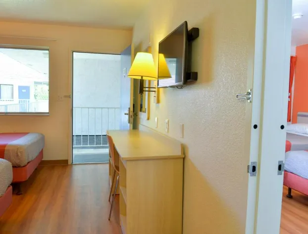 Motel 6 Santa Nella, CA - Los Banos - Interstate 5 hotel detail image 4