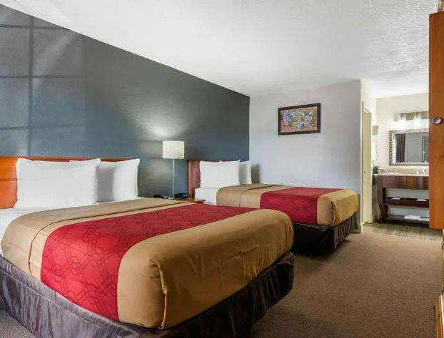 Econo Lodge Airport at RJ Stadium hotel detail image 4