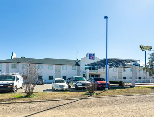 Motel 6 Terrell, TX hotel detail image 1