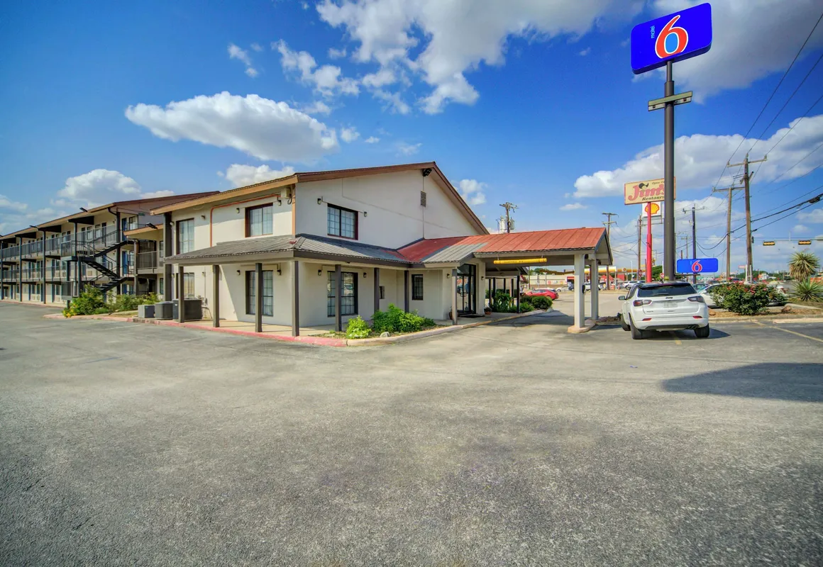 Motel 6 San Antonio, TX – I-35 North Corridor hotel hero