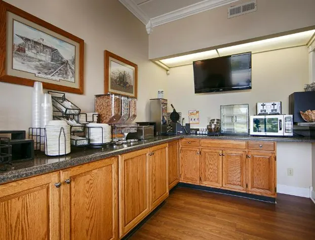 Quality Inn hotel detail image 4